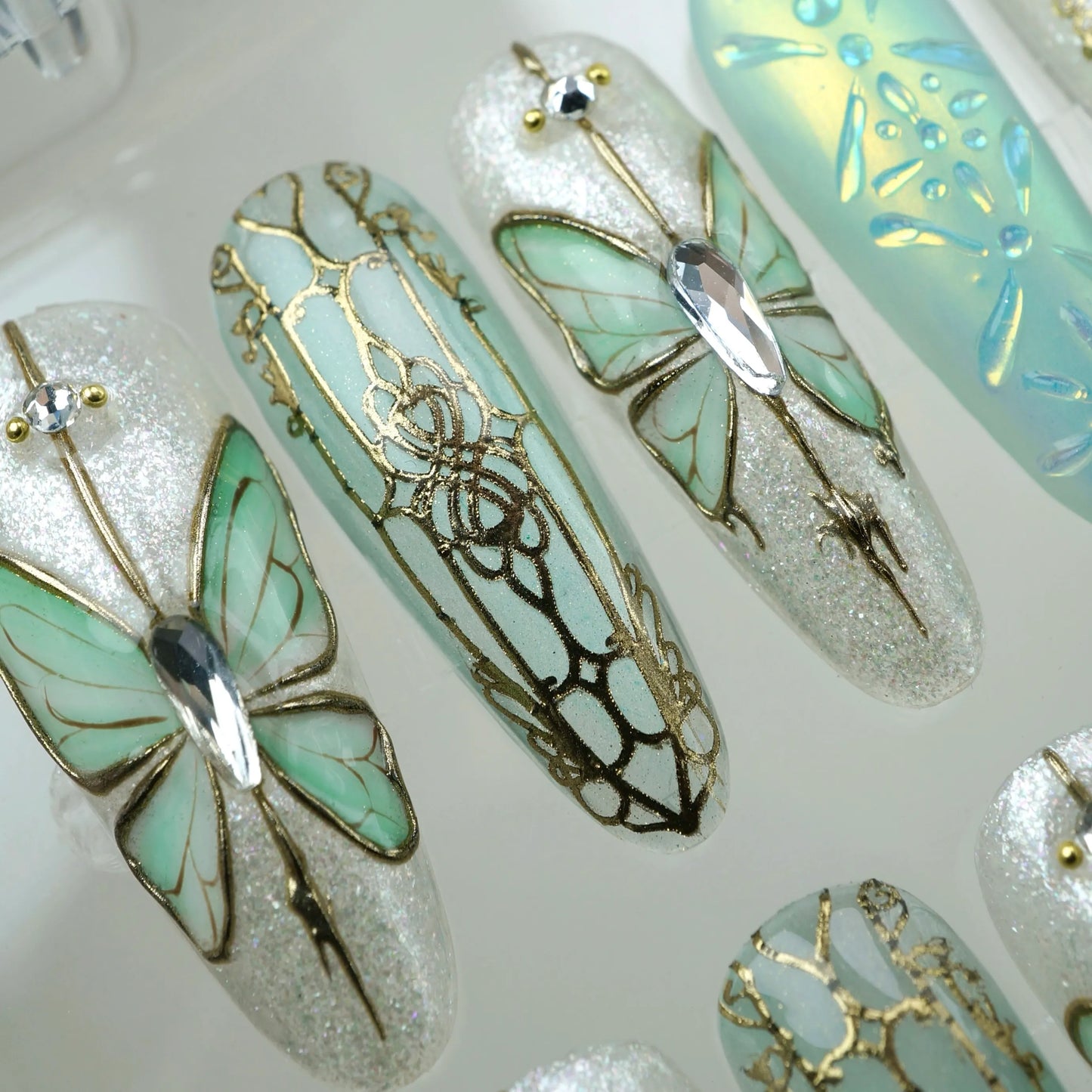 Frosted Wings - Donailsart