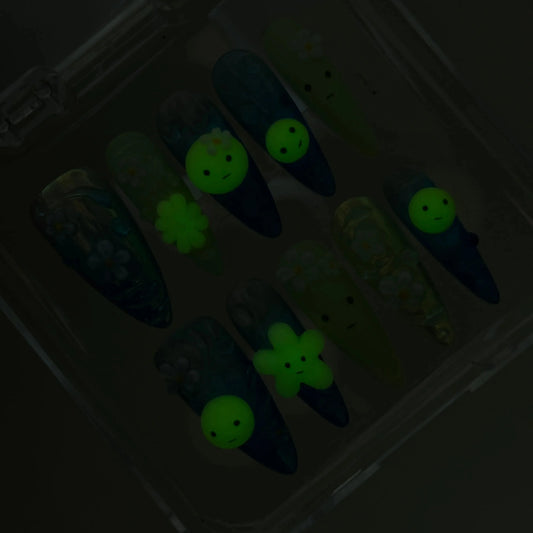 Smiski - Glow in the dark