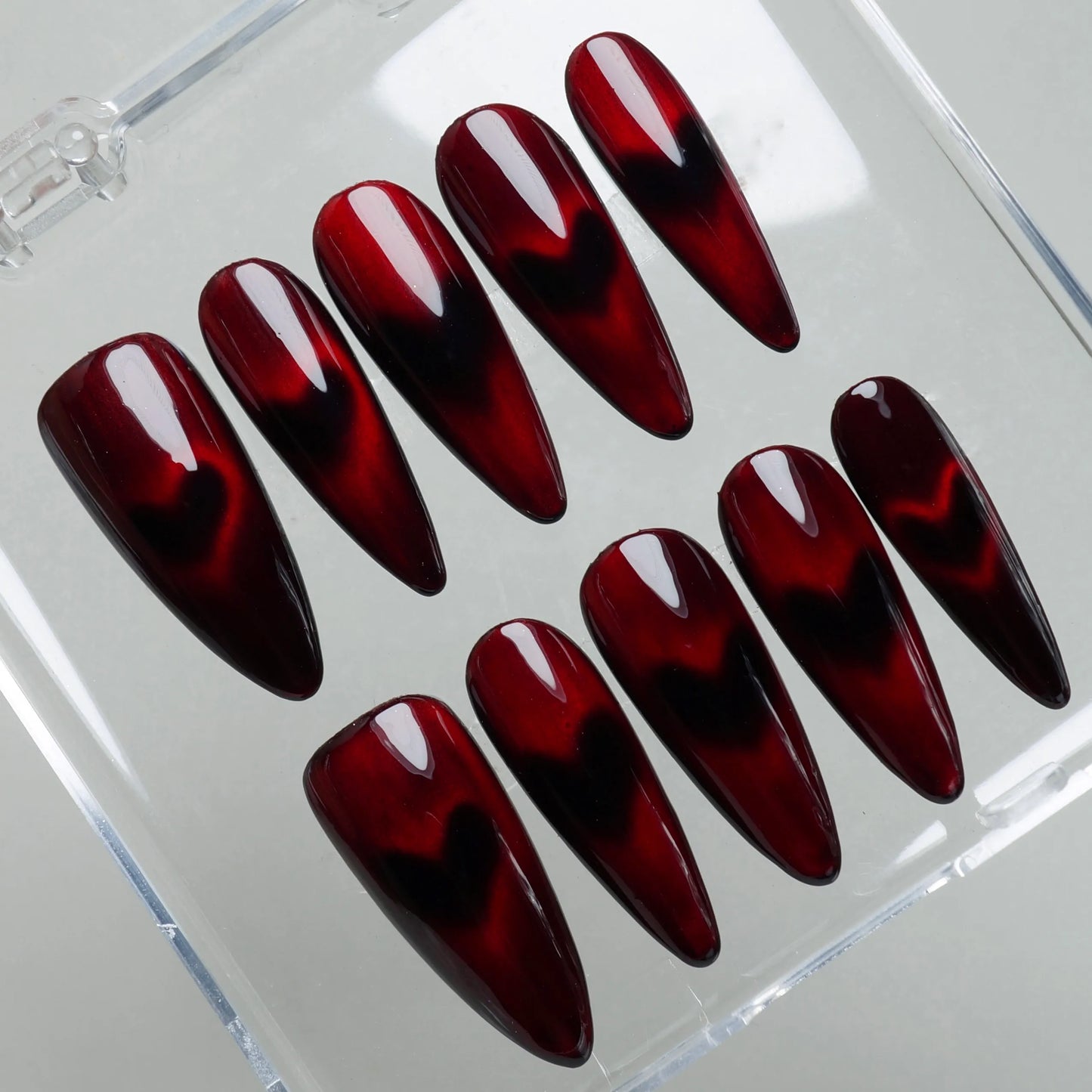 Heartburn press-on nails on hand – Donailsart