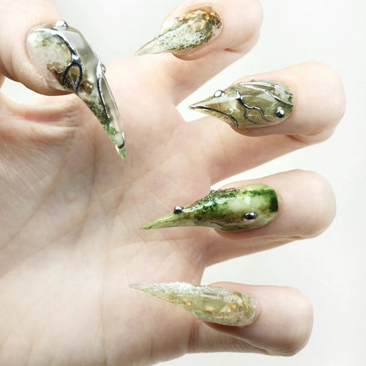 Mossy Claws