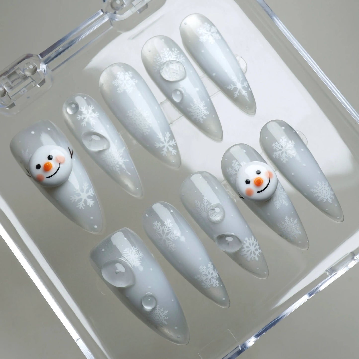 Snowed In press-on nails on hand – Donailsart