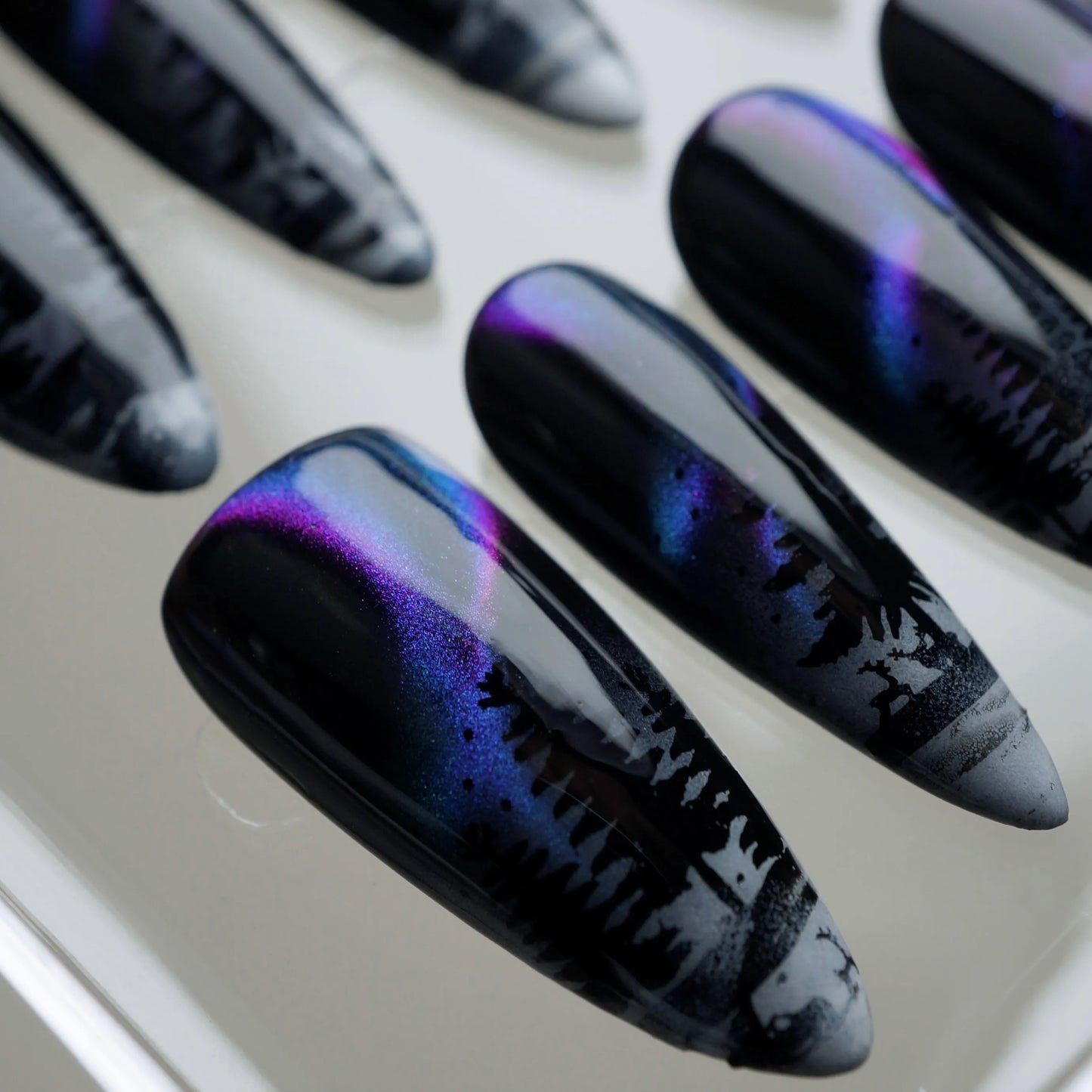 Aurora nail art close-up – Donailsart