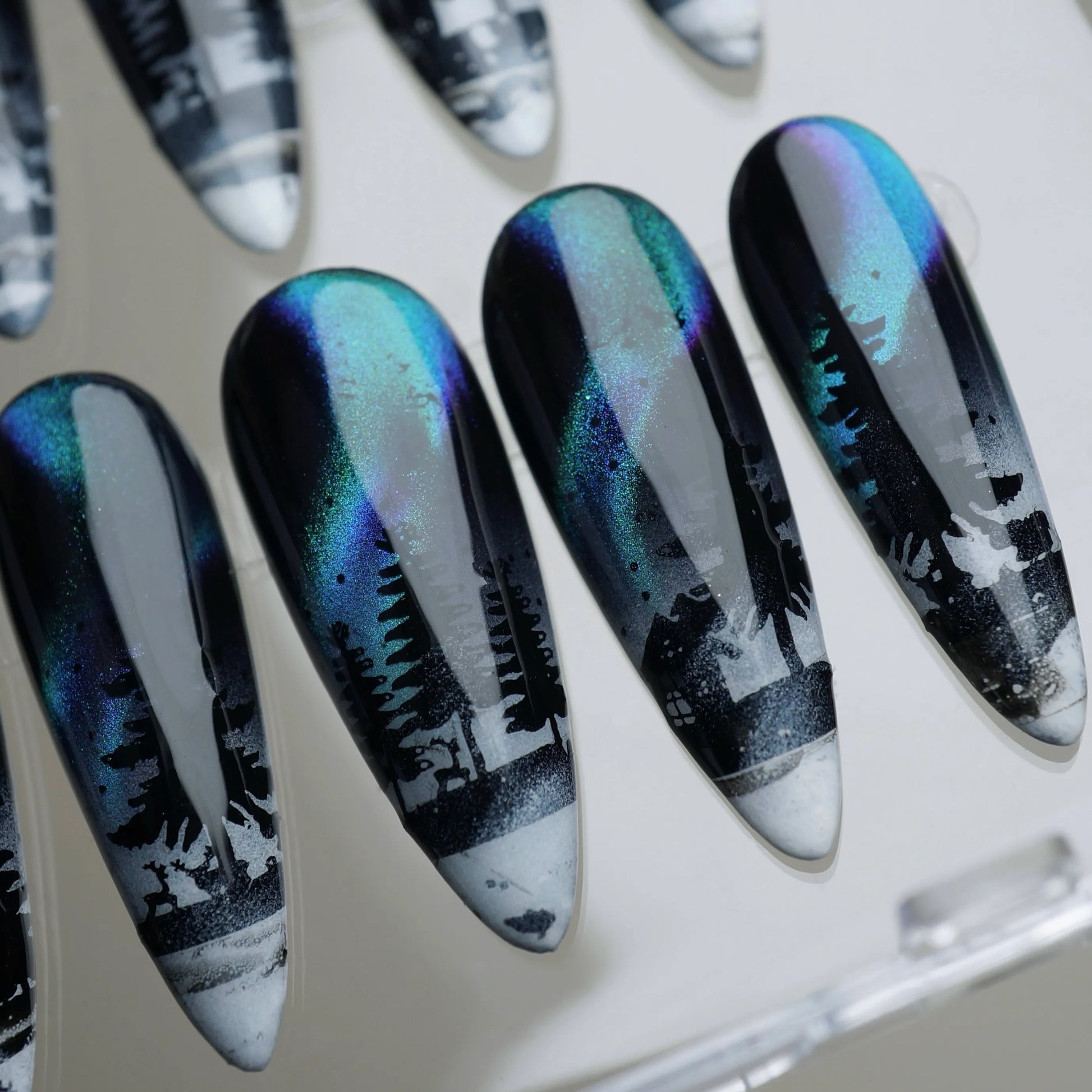 Aurora nail art detail view – Donailsart