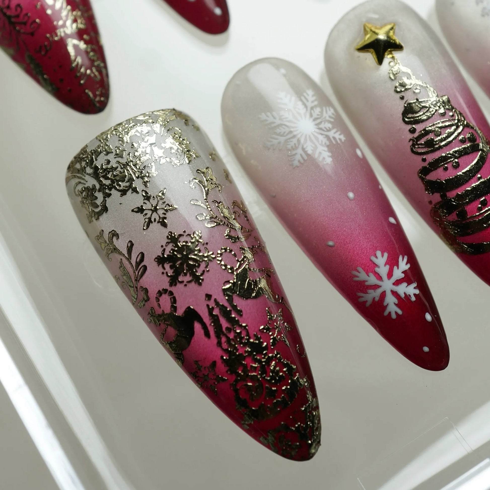 Holly Jolly nail art detail view – Donailsart