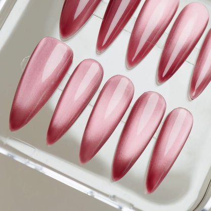 X18 | Blush Pulse nail art detail view – Donailsart