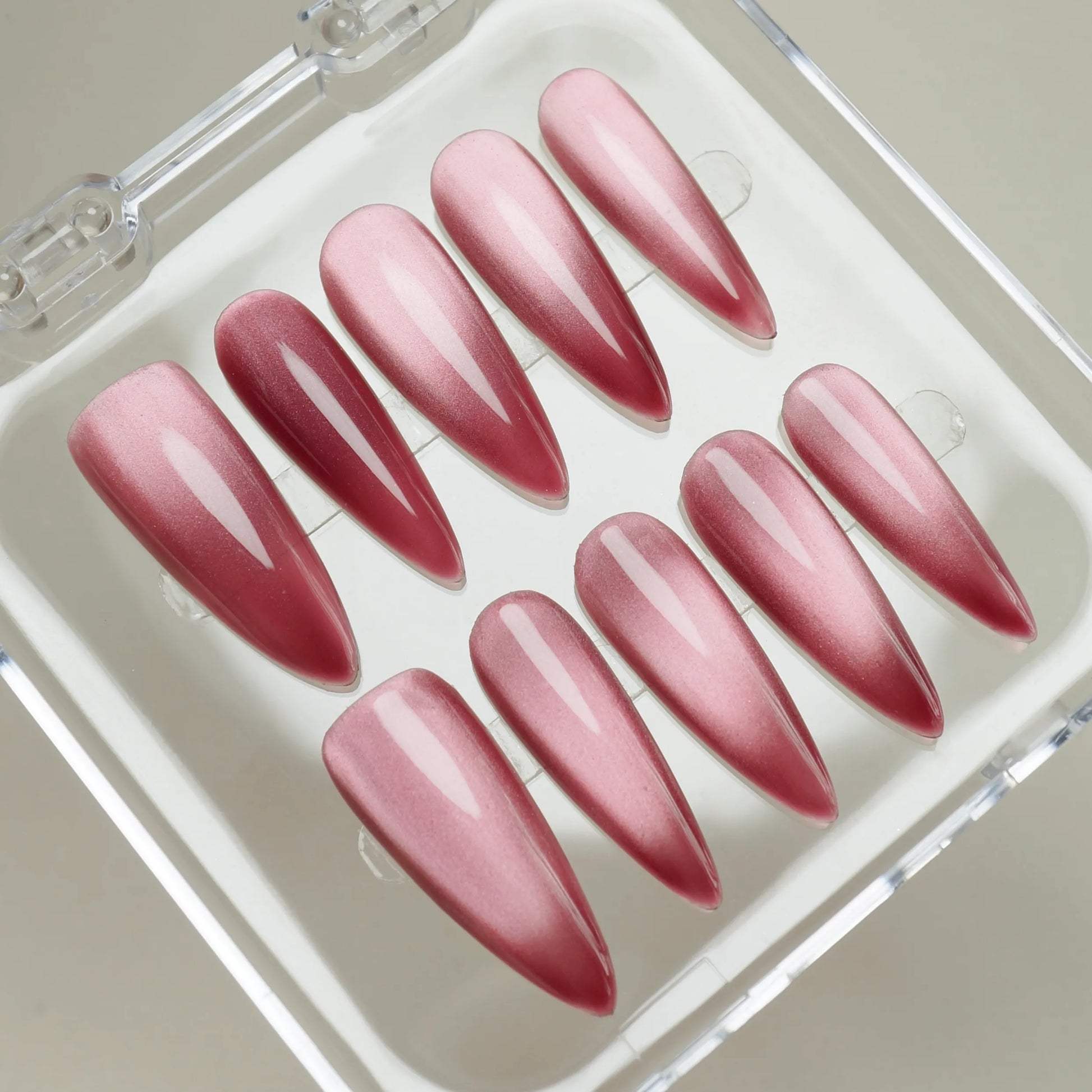 X18 | Blush Pulse press-on nails on hand – Donailsart