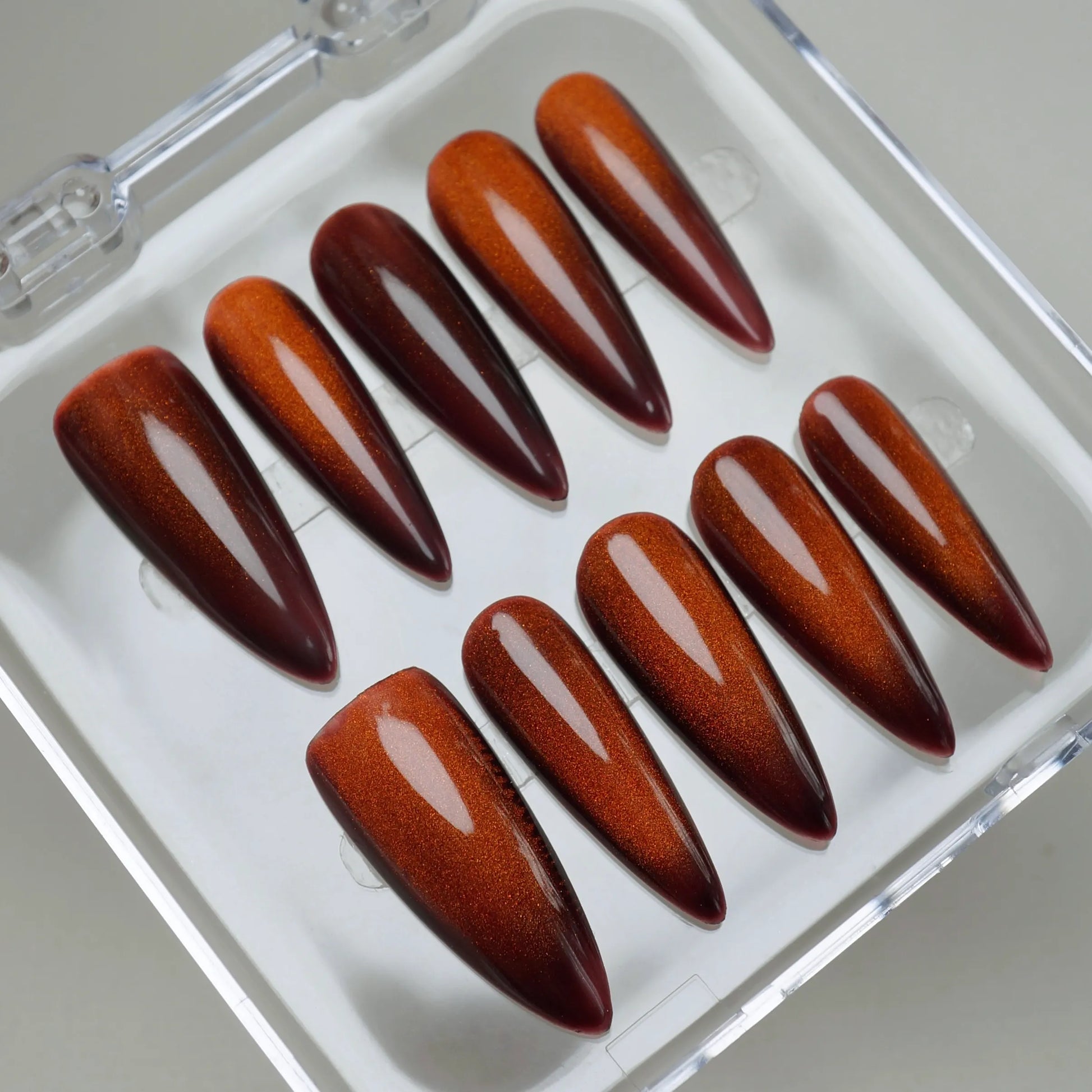 X21 | Molten Amber press-on nails on hand – Donailsart