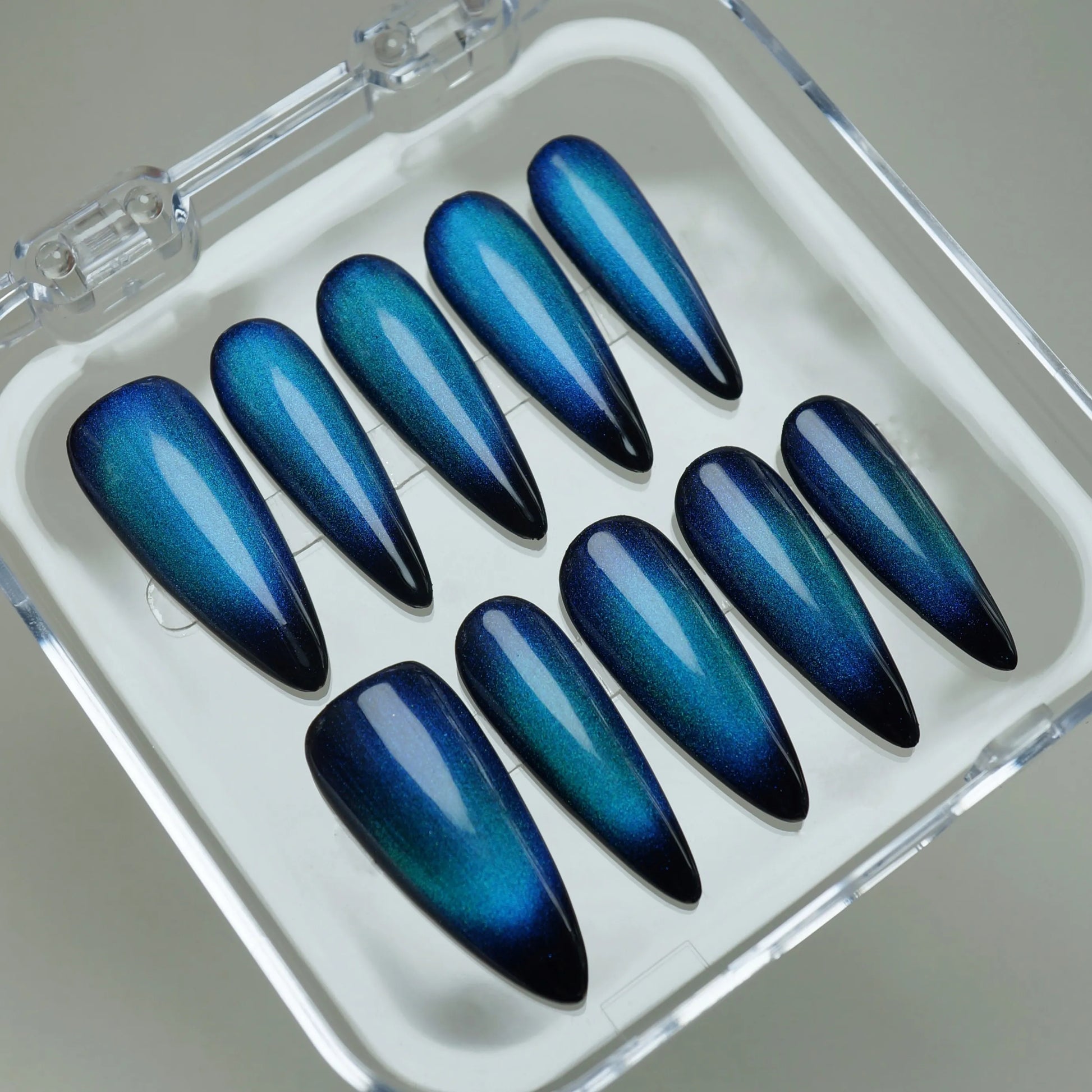 YU11 | Teal Blue press-on nails on hand – Donailsart