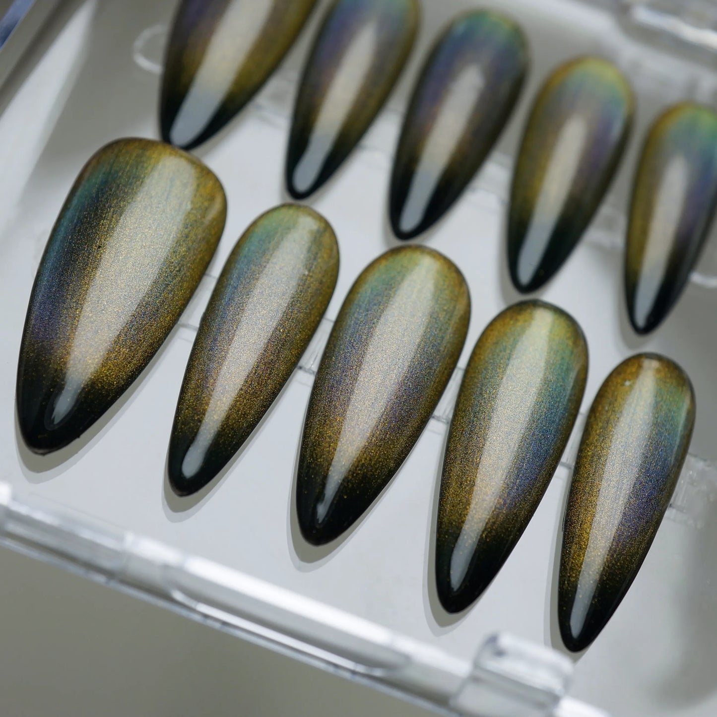 YU07 | Antique Olive nail art close-up – Donailsart