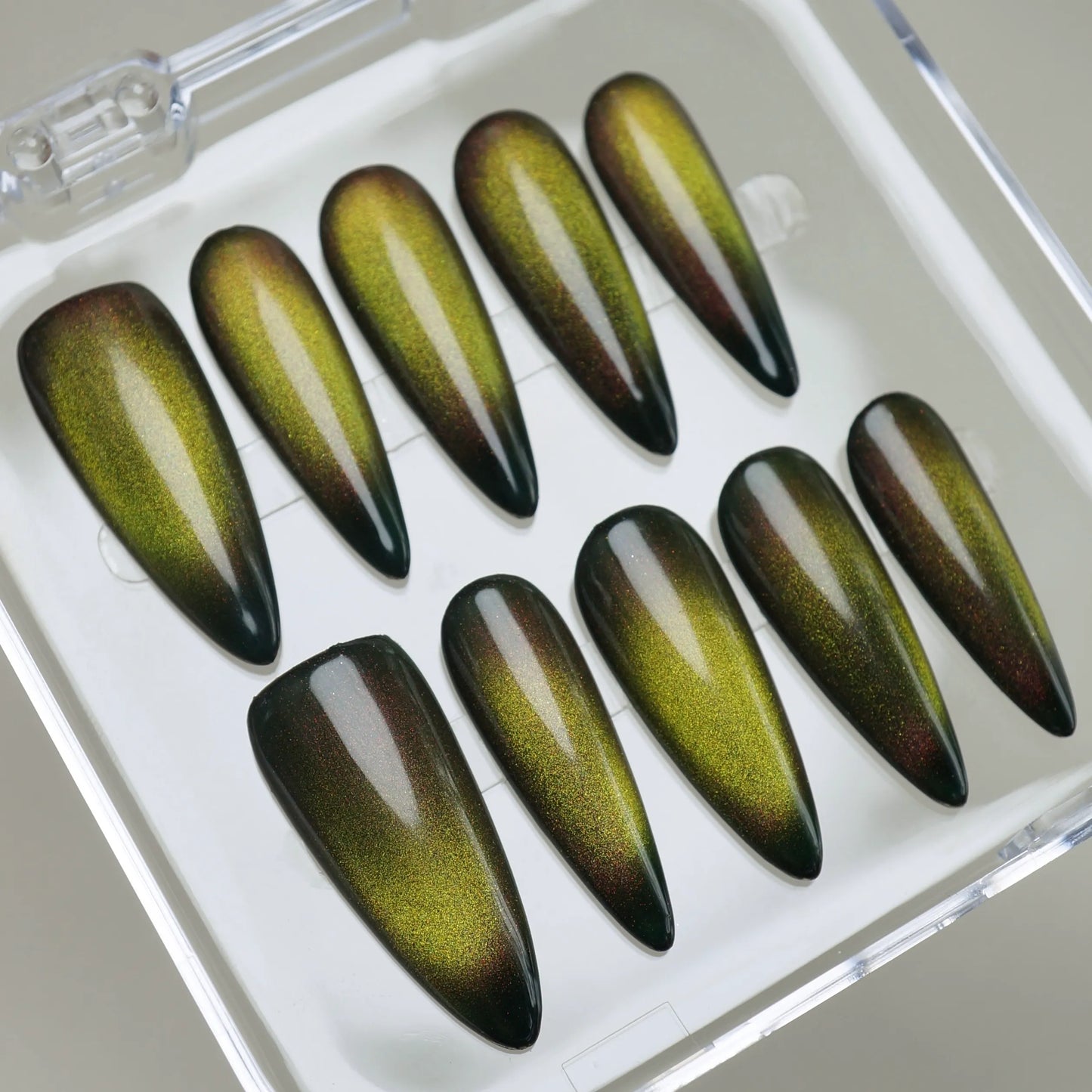 YU08 | Olive Green press-on nails on hand – Donailsart
