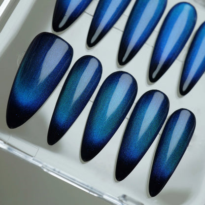 YU11 | Teal Blue nail art detail view – Donailsart