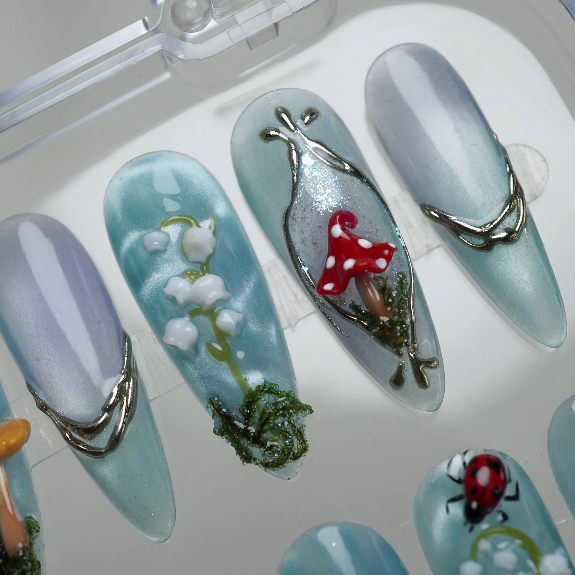 Lunaria Vale - Donailsart
