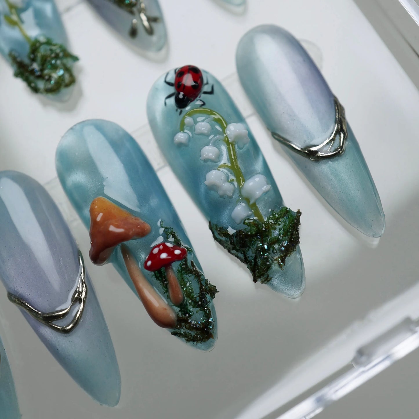Lunaria Vale - Donailsart