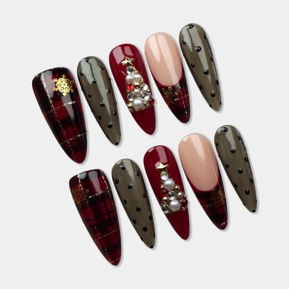 Royal Tartan Eve press-on nail set by Donailsart – plaid holiday nail art
